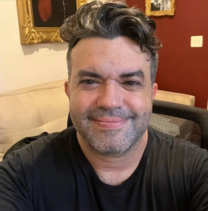 Caíque Oliveira.jpeg