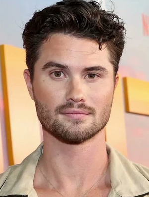 Chase Stokes.png