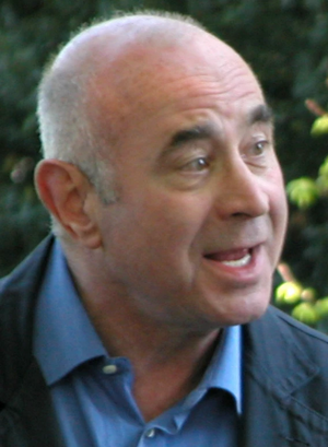 Bob Hoskins.jpg