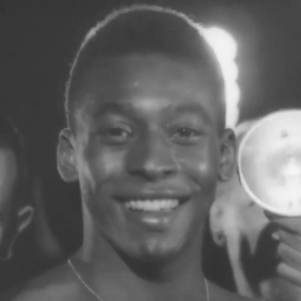 Arquivo:Pelé Jovem.jpeg