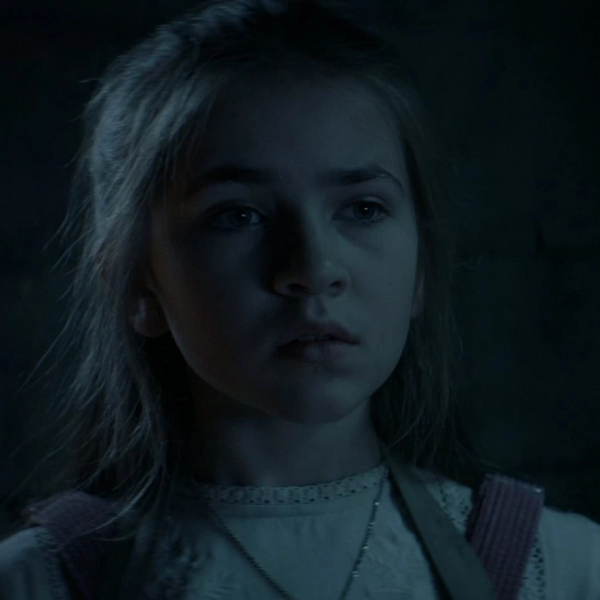 Arquivo:Alice Batwoman Criança.png