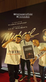 Dublador de Michael Jackson (Marcus Eni) com os dubladores (Cassio Alves e Renan Freitas) na pré-estreia de 16/04/2026.