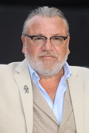 Portrait Ray Winstone.png