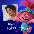 Jullie como Poppy