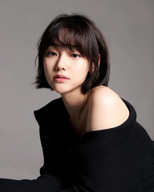 Kang Mi-Na.jpg