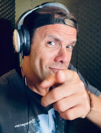 Diretor de Dublagem: Renato Soares