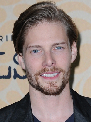 Hunter Parrish.jpg