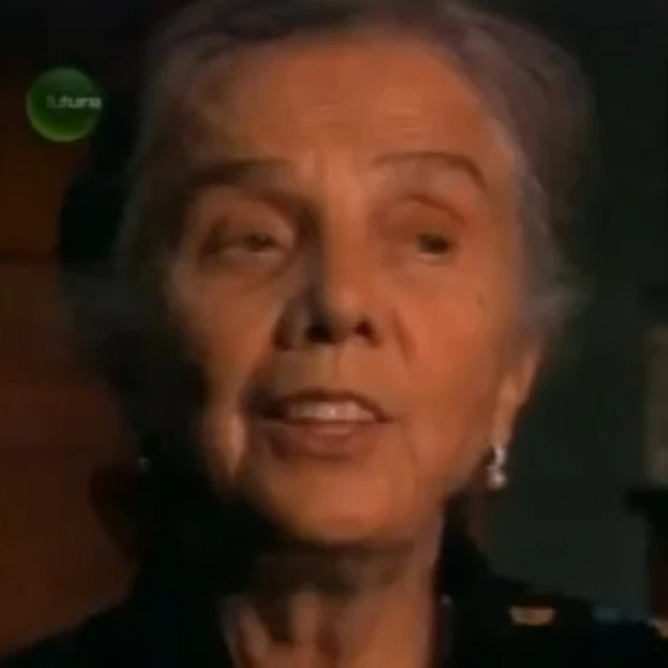Arquivo:Elena Poniatowska.jpg
