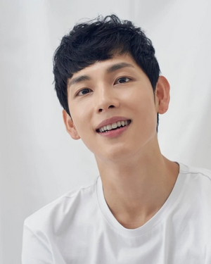 Yim Si-Wan.jpg