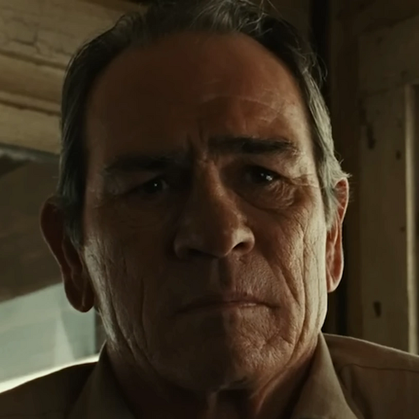 Arquivo:TomBell.OFNTV.png