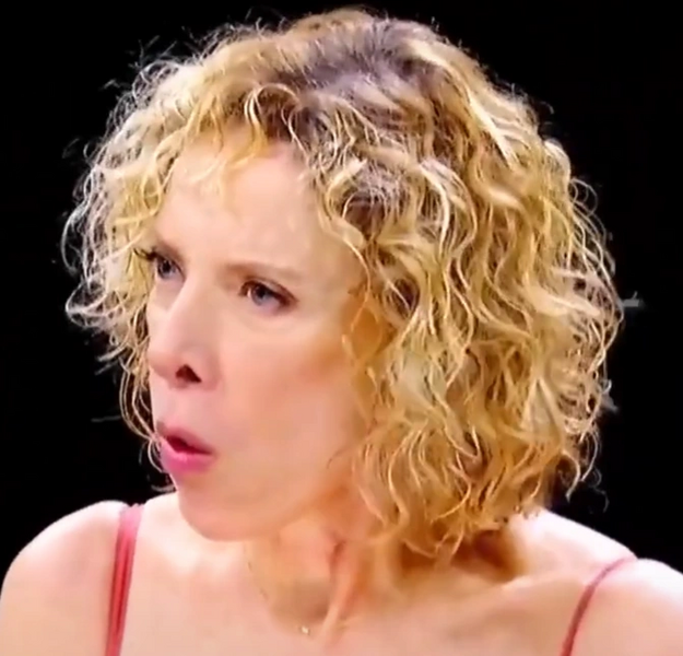 Arquivo:Marília Gabriela.png