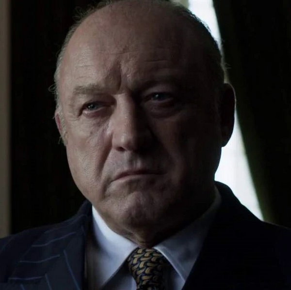 Arquivo:Carmine Falcone (Gotham).png