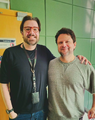 Selton Mello (Carlos Braga) e Daniel Simões (Diretor de dublagem) no estúdio de dublagem Delart