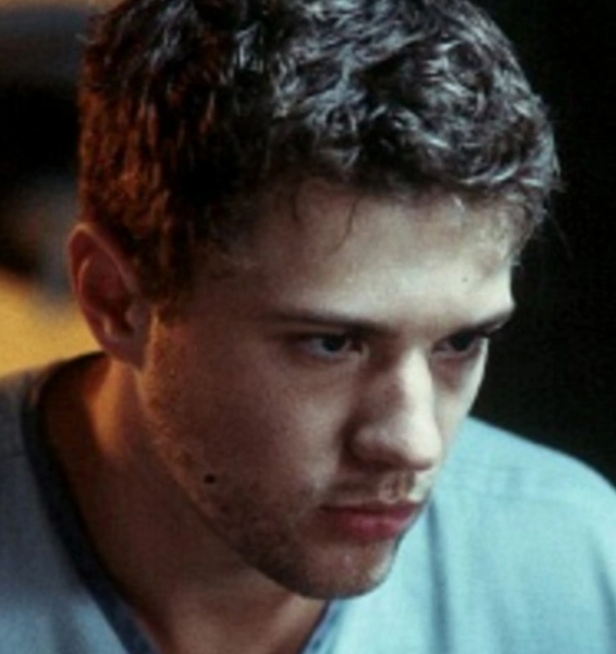Arquivo:Simon Cable.png