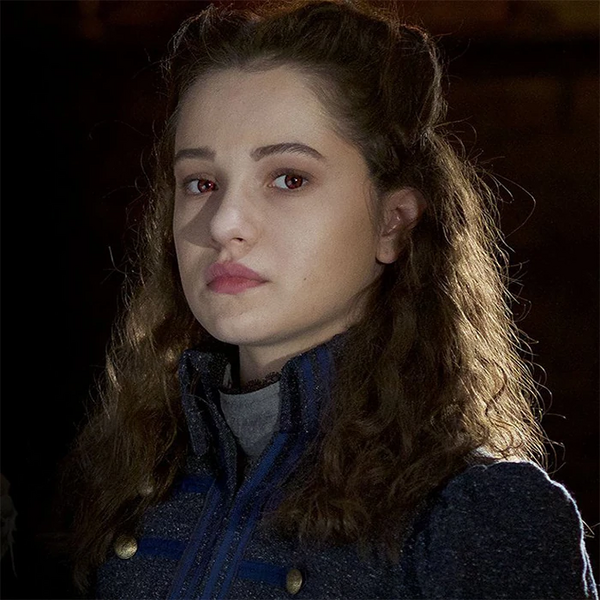 Arquivo:Alisa (Herdeiros da Noite).jpg