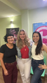 Diretora de dublagem Flavia Fontenelle, Junta com as dubladoras da Astrid e Cabeça-Quente, Luisa Palomanes e Lina Mendes.