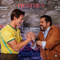 Dublador de Príncipe Adam / Adam Gleen "He-Man" (Garcia Júnior) cumprimentando o intérprete original de seu personagem (Nicholas Galitzine) na pré-estreia de 24/05/2026.