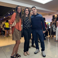 Dubladora Rita Ávila com a dubladora Regina Maria Maia e seu irmão, o dublador Harry Castillo (Philippe Maia) na Sessão Especial