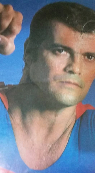 Arquivo:Jorge Rosa Superman.jpg