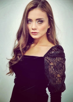 Damla Sonmez.jpg