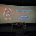 Elenco na sessão de pré-estreia, com os dubladores na sala