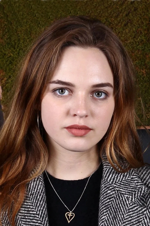Odessa Young.jpg