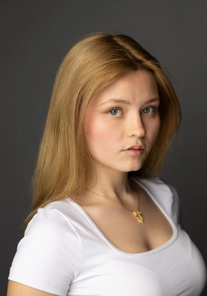 Isabella Tena.jpg