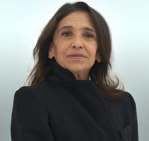 Kathryn Hunter.jpg