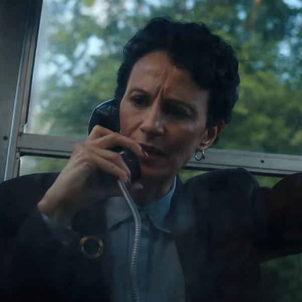Arquivo:Agente Ellen Stinson ST.webp