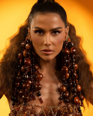 Deborah Secco.jpg