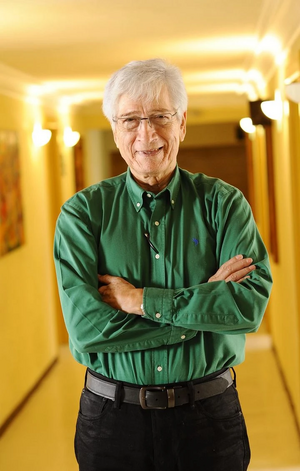 Carlos Bracho.jpg