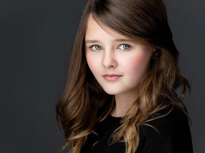 Lily Fisher (Atriz).png