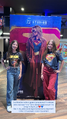A dubladora de Ruthye Marye Knoll (Lívia Torres) ao lado da dubladora de Kara Zor-El Supergirl (Karin Medeiros), durante a pré-estreia de 22/06/2026.