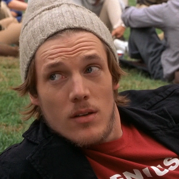 Arquivo:Aaron (LL).png