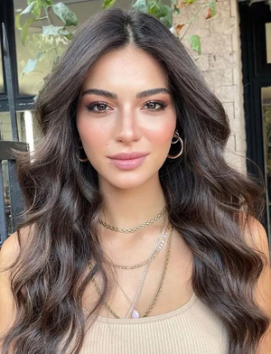 Melisa Aslı Pamuk.webp