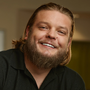 Corey Harrison em Trato Feito (2ª voz)
