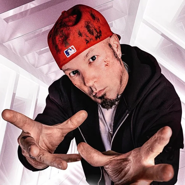 Arquivo:Fred Durst (Y2K).png