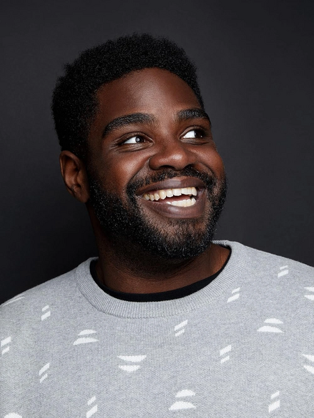 Arquivo:Ron Funches.png