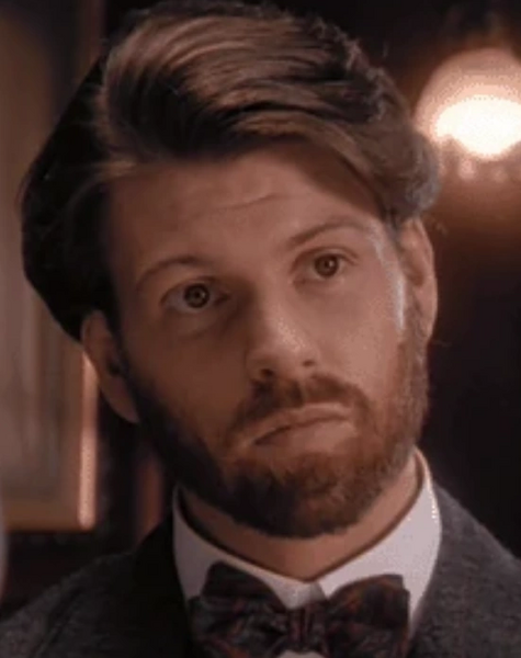 Arquivo:Henry Jones (série).png