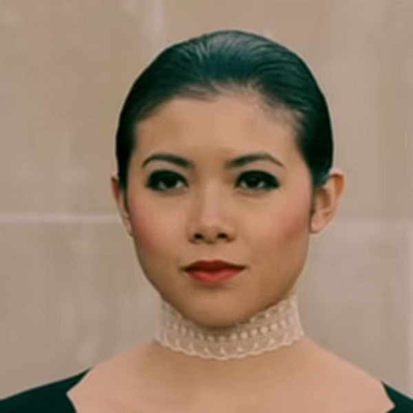 Arquivo:Celine Tsai como Tina.png