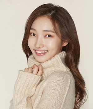 Ji Hye-Won .png