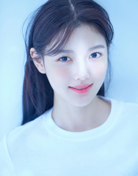 Arquivo:Kim Young Jung.png
