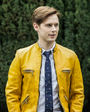 Dirk Gently em Dirk Gently - Detetive Holístico