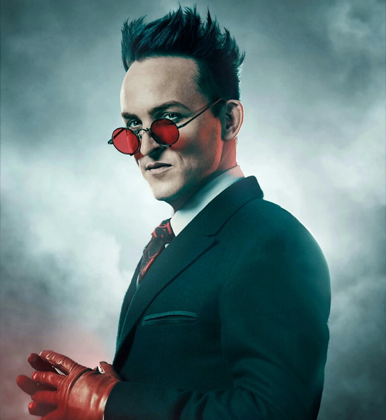 Arquivo:Oswald Cobblepot Gotham S5.jpg