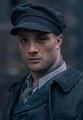 Barney em Peaky Blinders: Sangue, Apostas e Navalhas