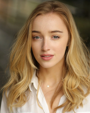 Phoebe Dynevor.png