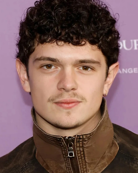 Arquivo:Noah Jupe.jpg
