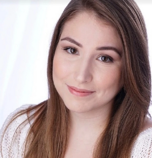 Gabriela Pellegrino (Dubladora).jpg