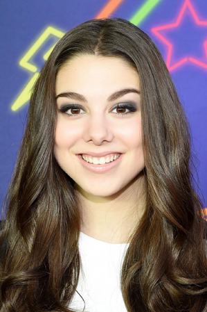Kira Kosarin.png