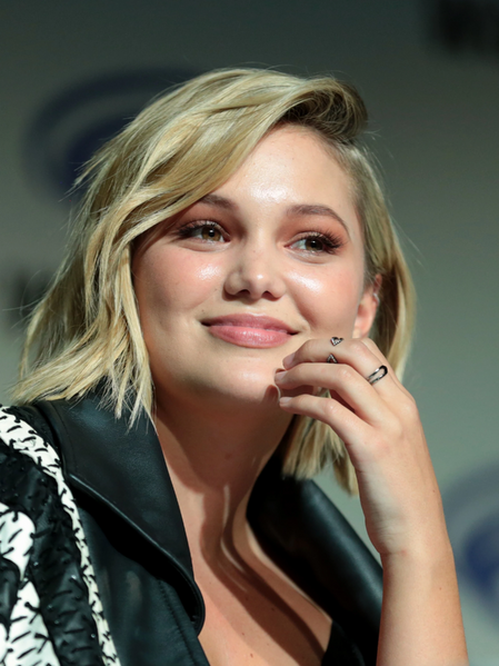 Arquivo:Olivia Holt.jpg